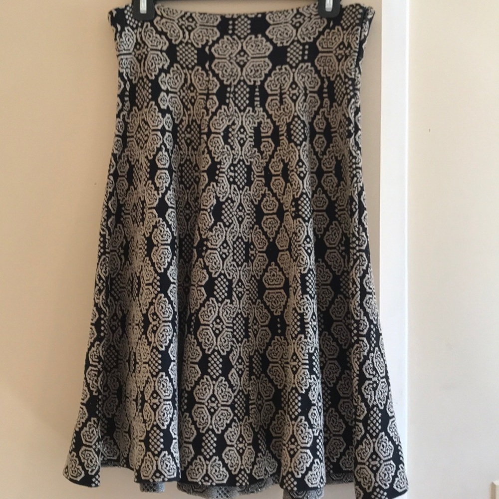 Gracia gold and black side zip skirt